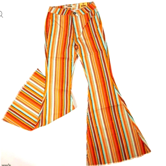 Rock & Roll Cowgirl Denim - NWOT Rock&Roll Cowgirl Ladies' Striped High Rise Bargain Button Bell Bottoms🐎